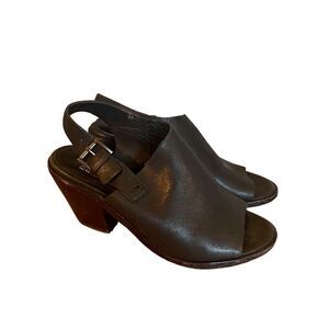 Eileen Fisher black block heel peep toe sandals size 6